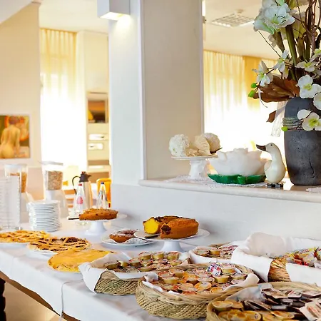 博里瓦奇酒店 3*